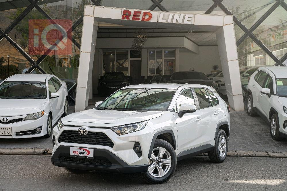 تۆیۆتا ڕاڤ 4